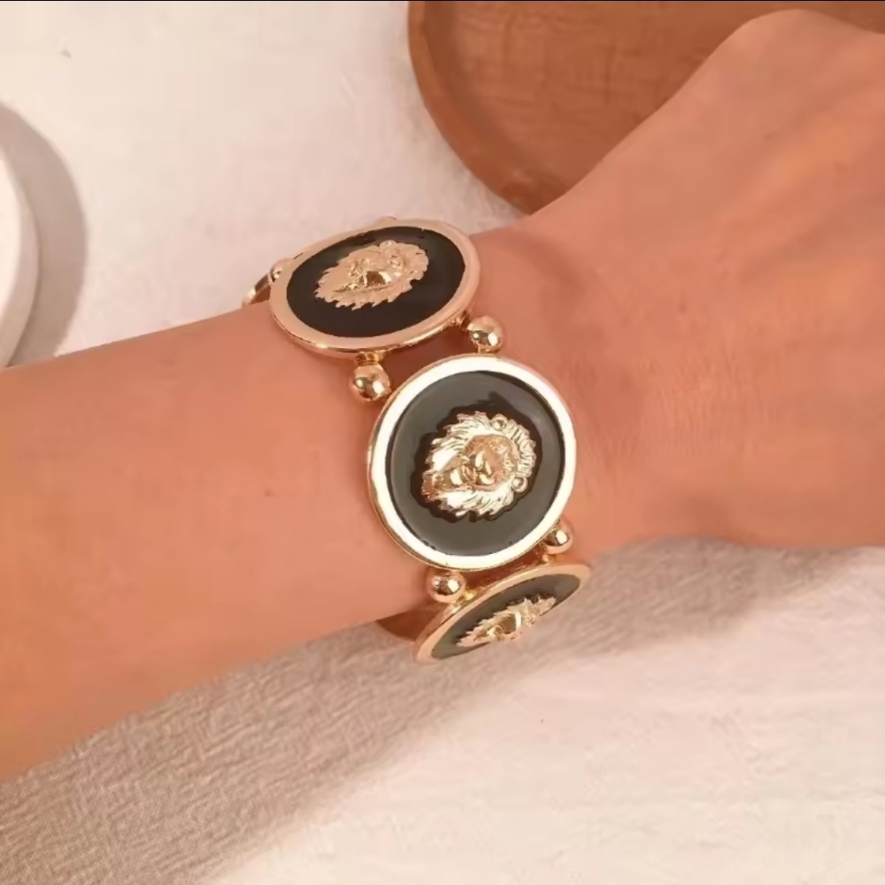 New Trendy Oil Dripping Lion  Head Bracelet Bangles Enamel Love Hand Jewelry